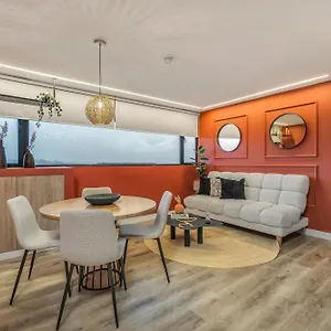 apartamentos-go-living-suites-by-housy-host.colombiamedellinhotels.com/
